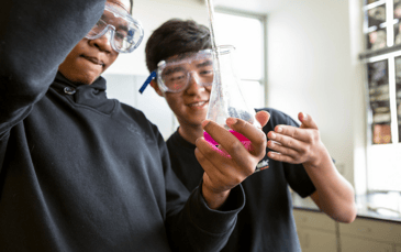 students_science_experiment